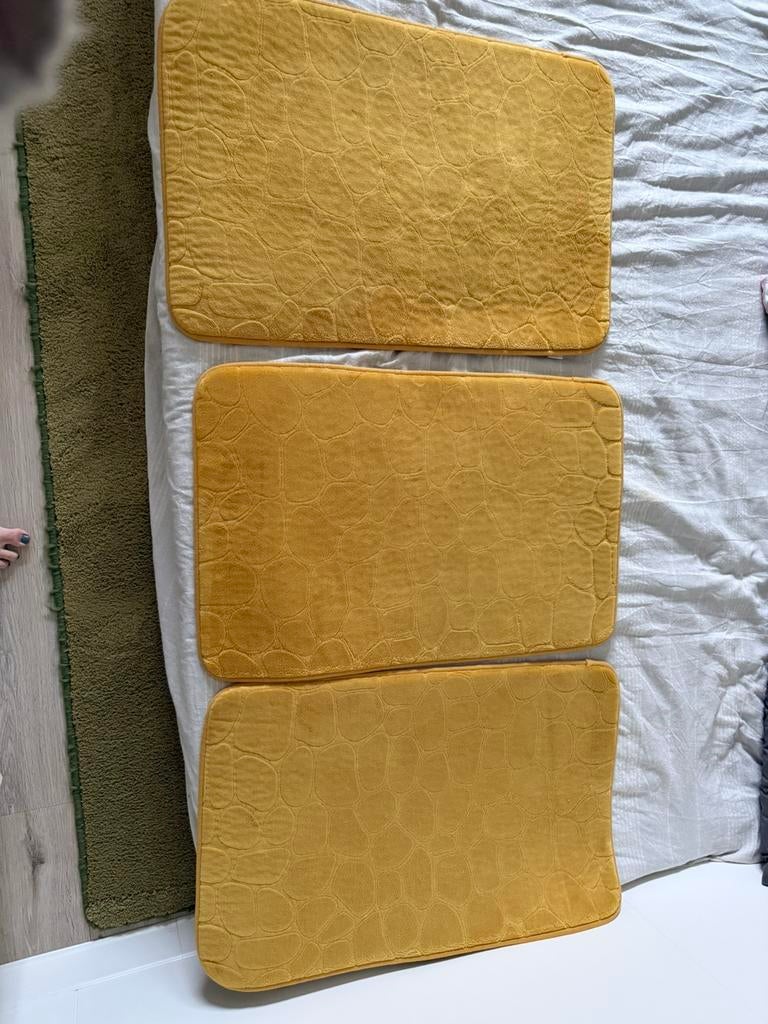 Gele Memory foam Badmatten 3 in zeer goede staat, Ophalen of Verzenden, Zo goed als nieuw, Geel, Rechthoekig