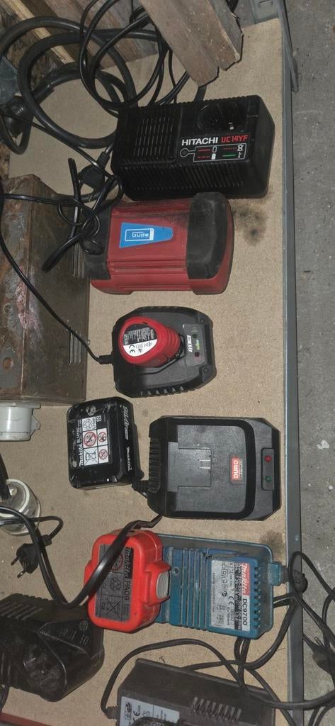 Diverse Acculaders + Accu's, Doe-het-zelf en Verbouw, Gereedschap | Machine-onderdelen en Toebehoren, Ophalen of Verzenden, Gebruikt