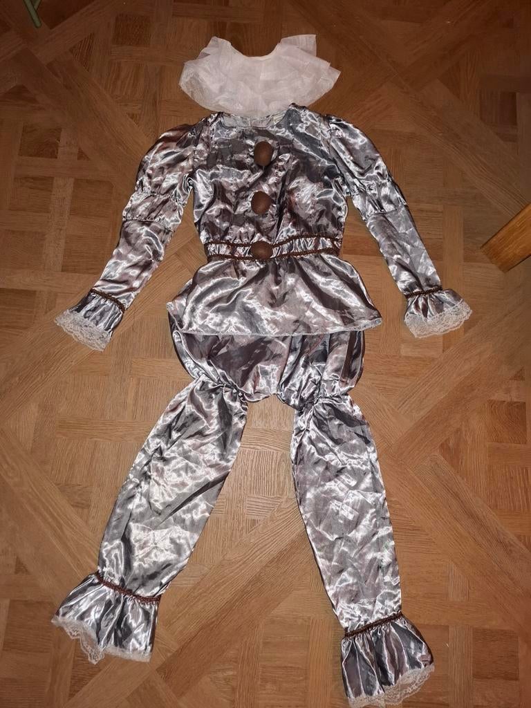 Zilveren clown Pennywise kostuum - Maat 134, Ophalen of Verzenden, Zo goed als nieuw, Jongen of Meisje
