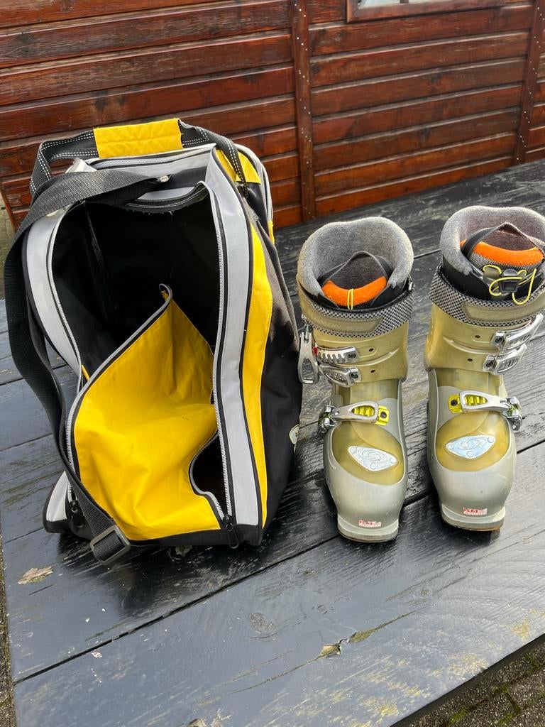 Ski schoenen maat 24.5 met tas, Gebruikt, Schoenen, Skiën, Ophalen