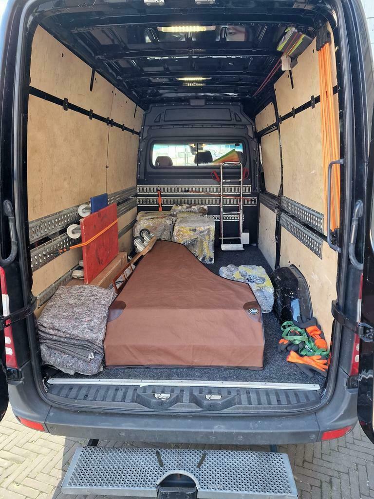 Foto 2 van Meubeltransport, kunstvervoer, regionaal / internationaal