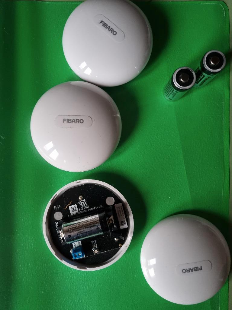 Fibaro Homekit Flood Sensor, Hobby en Vrije tijd, Elektronica-componenten, Ophalen of Verzenden, Gebruikt