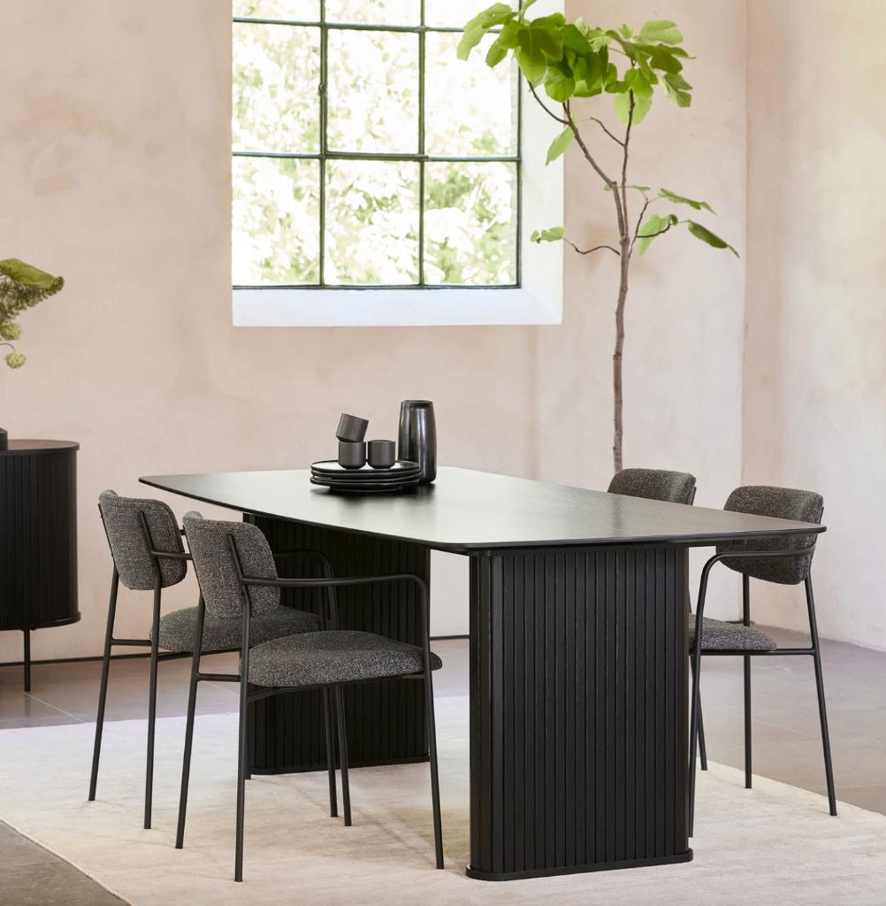 by fonQ Alon Eettafel 190 x 100 cm Zwart Eiken | Van €699 nu, Huis en Inrichting, Tafels | Eettafels, Byfonq, Byfonq, Nieuw, 150 tot 200 cm