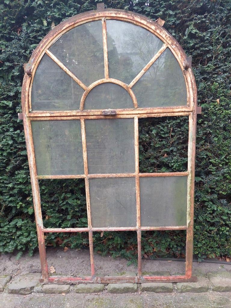 Een zeer mooi groot deels te openen  gietijzeren stalraam, Ophalen, Minder dan 80 cm, Minder dan 80 cm