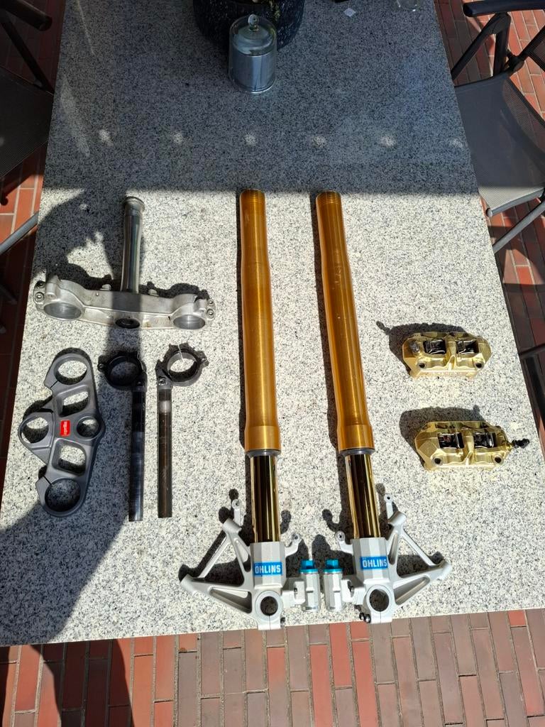 Ohlins radiaal voorvork set brembo golf 4P remklauwen 100mm, Ophalen of Verzenden