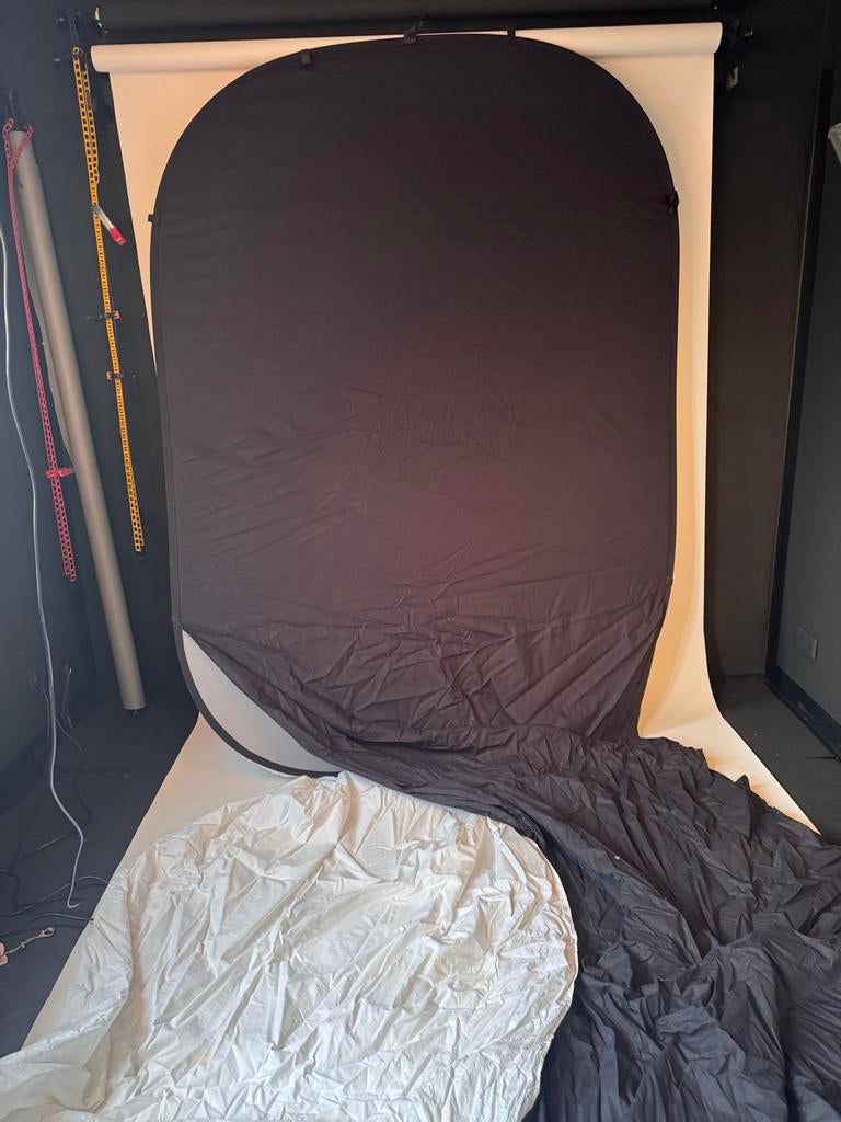 Bresser Vouwbaar Achtergrond Doek Zwart/Wit + Reistas, Audio, Tv en Foto, Fotografie | Fotostudio en Toebehoren, Ophalen of Verzenden