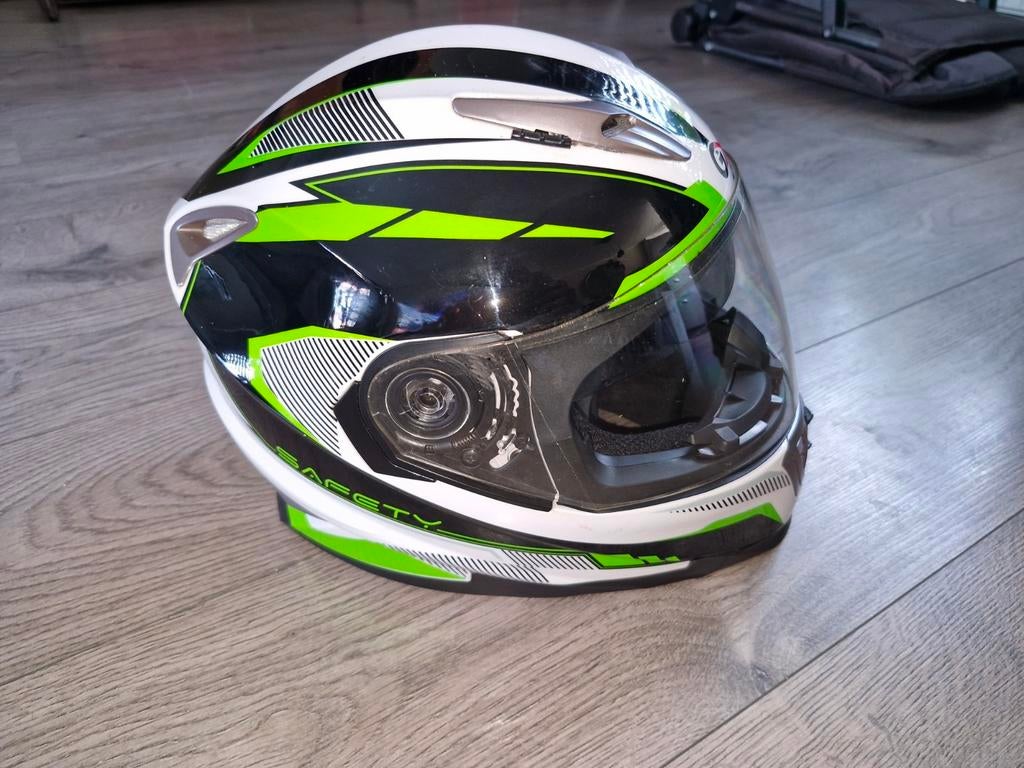 Zeer mooie helm  Maat XL  ZGAN, Sport en Fitness, Karting, Ophalen of Verzenden, Zo goed als nieuw, Helm of Handschoenen