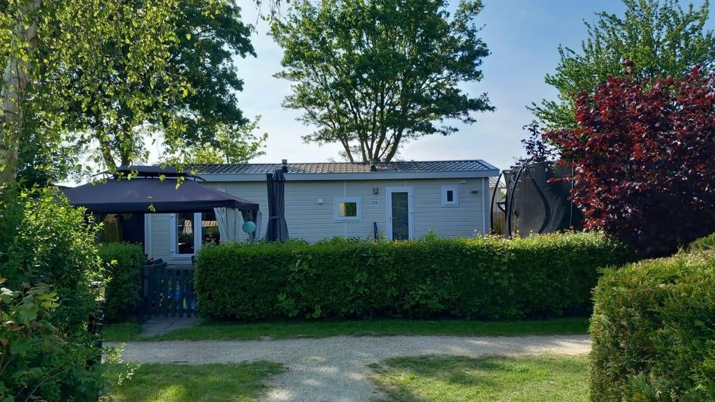 Te huur op 5 sterren camping Tuitjenhoorn