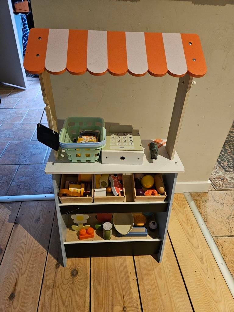 Compleet Speelgoedwinkeltje te Koop, Kinderen en Baby's, Ophalen of Verzenden, Zo goed als nieuw, Hout, Speelkeuken