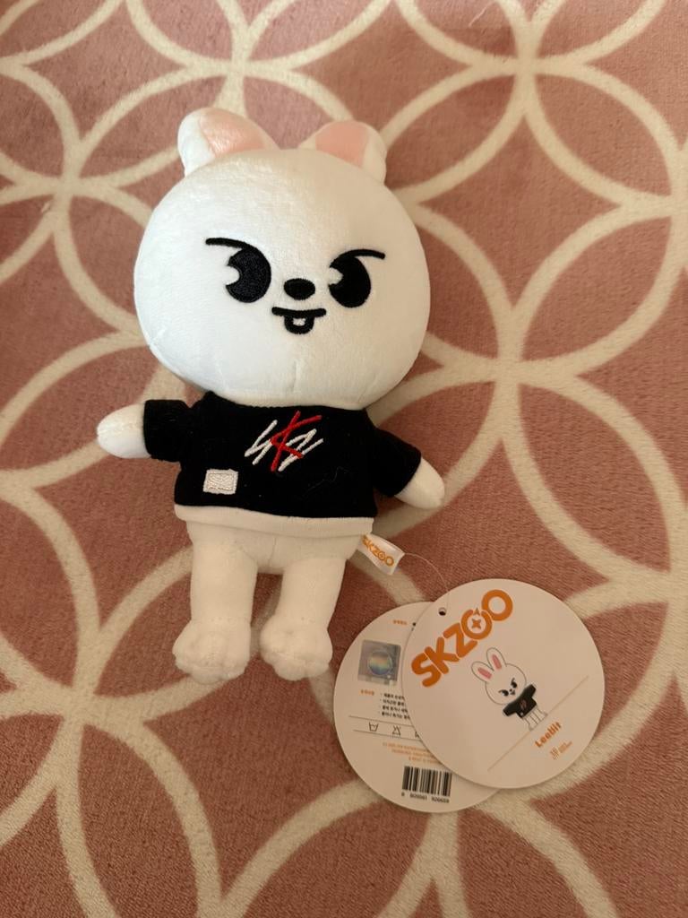 Stray Kids SKZOO Leebit original plush, Ophalen of Verzenden, Nieuw, Overige typen