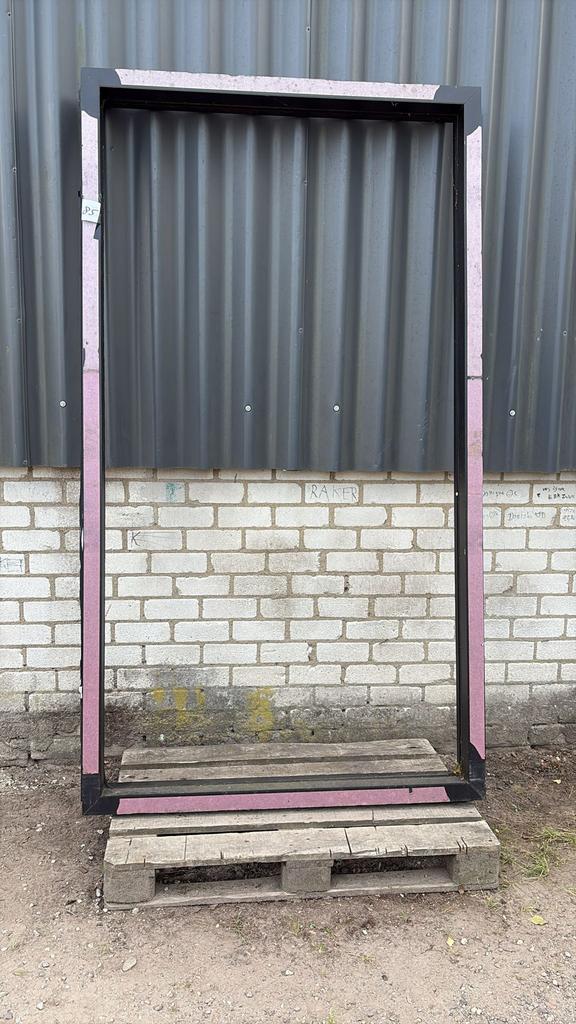 (85) Nieuw zwart aluminium vast raamkozijn, Doe-het-zelf en Verbouw, Kozijnen en Schuifpuien, Raamkozijn, 150 tot 225 cm, Ophalen