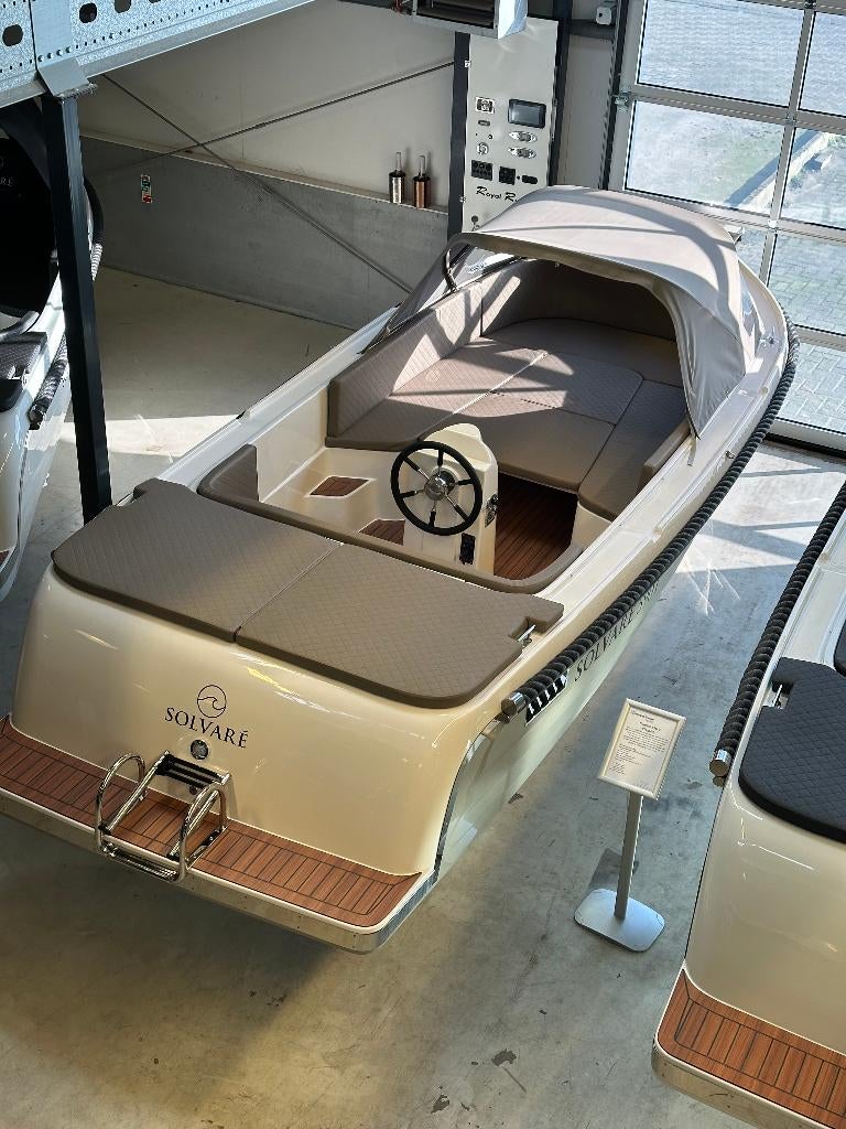 Solvaré 590 Tender | Vaarbewijs vrij varen, Ophalen, Nieuw, Buitenboordmotor, Polyester