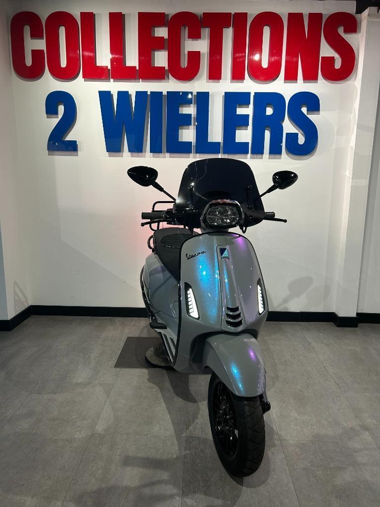 Vespa Sprint 08-2023 Aqua Cameleon Custom IN NIEUWSTAAT, Fietsen en Brommers, Scooters | Vespa, Maximaal 45 km/u, Vespa S, Ophalen of Verzenden