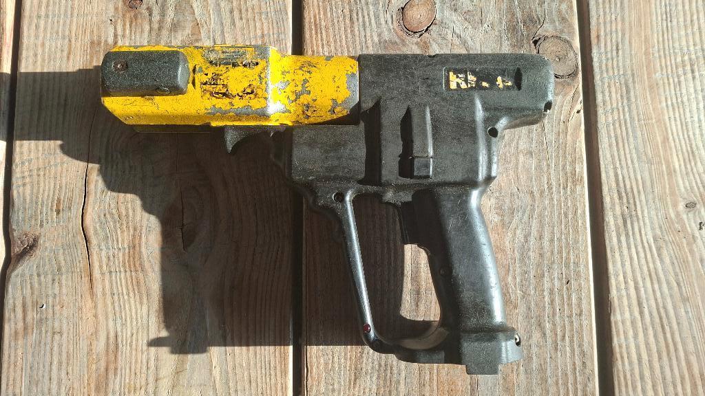 titel Rems akku-press acc accu perstang persmachine, Doe-het-zelf en Verbouw, Gereedschap | Handgereedschap, Zo goed als nieuw