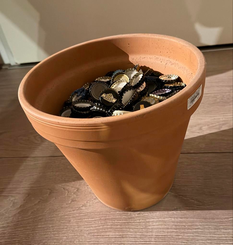 Pot met kroonkurken - Gratis af te halen, Ophalen, Gebruikt