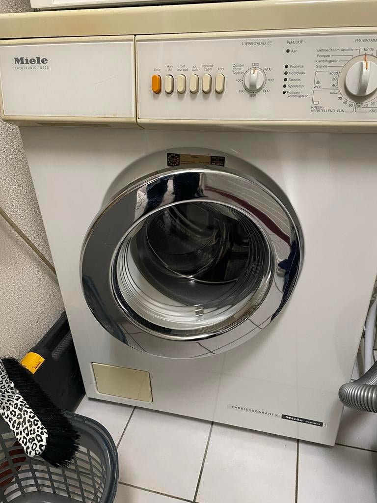 Miele Wasmachine - Weinig gebruikt, Ophalen, 1200 tot 1600 toeren, Gebruikt, 4 tot 6 kg