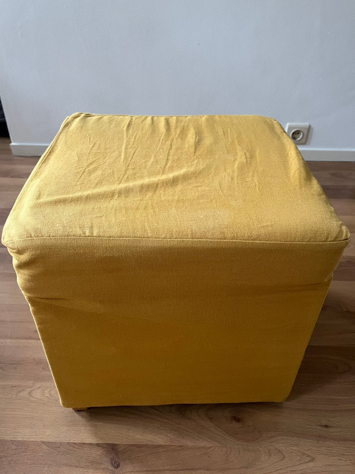 IKEA SOLSTA PÄLLBO, vierkante gestofferde poef of hocker, Ophalen, Minder dan 50 cm, Gebruikt, Vierkant