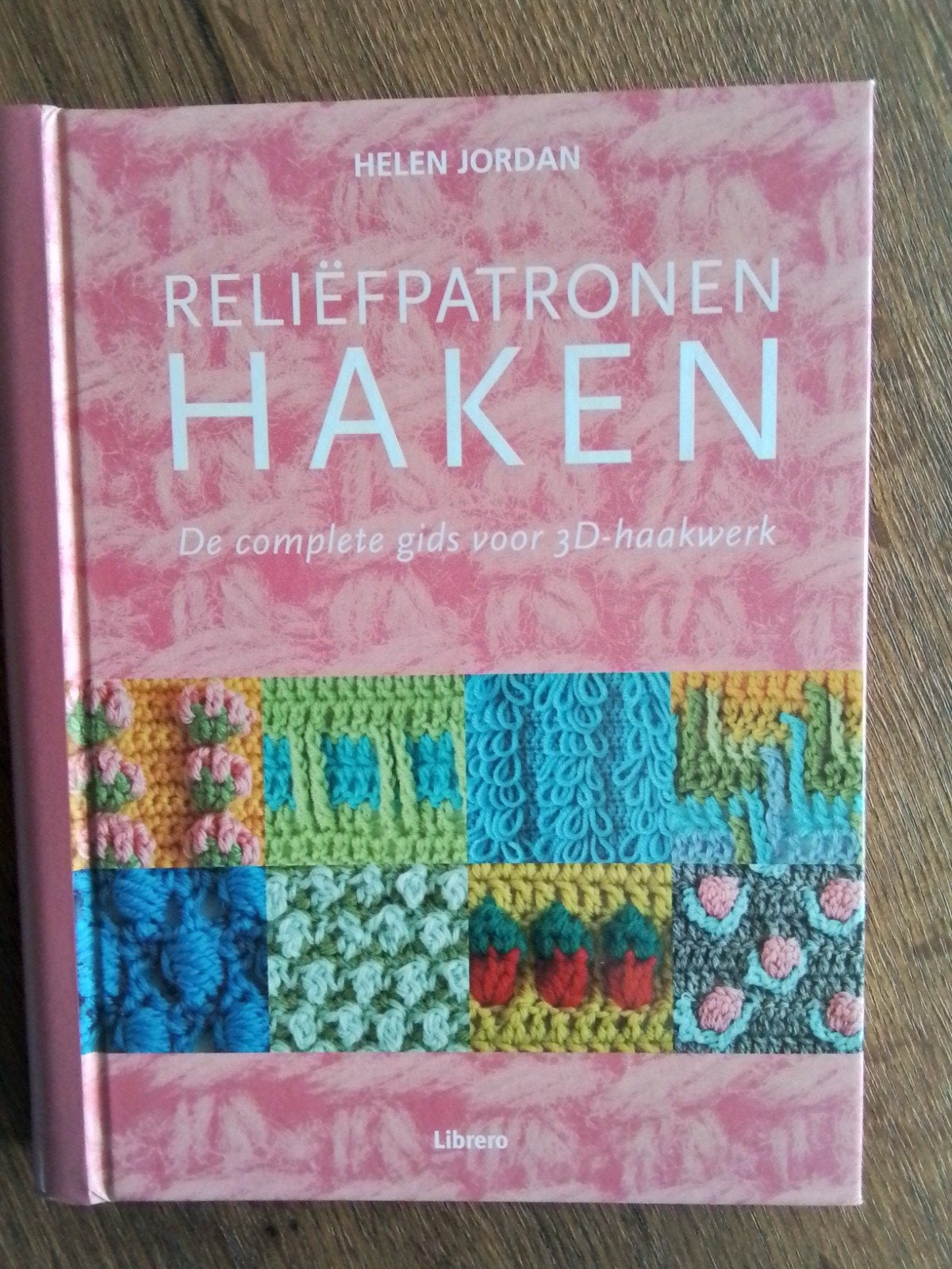 Relief haakpatronen ,  de complete haakgids voor 3D, Hobby en Vrije tijd, Breien en Haken, Ophalen of Verzenden, Zo goed als nieuw