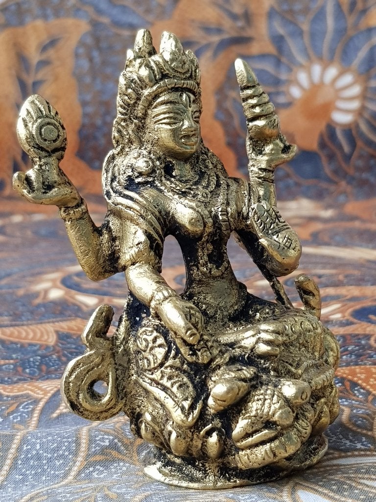 Mooi zwaar origineel Oosters tempelbeeldje van brons 9,7 cm., Handgemaakt, Goud, Ophalen of Verzenden, Brons