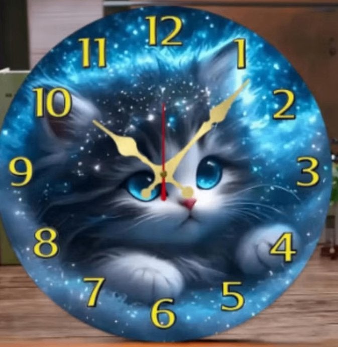 Ronde wandklok van hout Kitten in de Sterren (25cm), Ophalen of Verzenden, Nieuw, Wandklok
