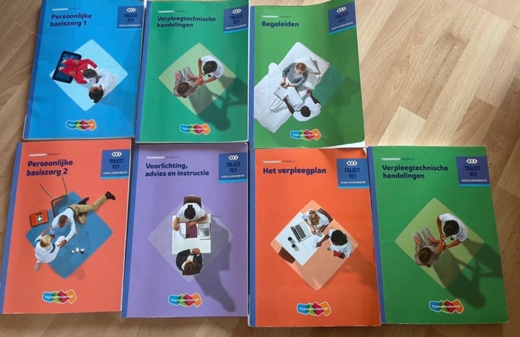 Verpleegkundige boeken, Diverse auteurs, Ophalen of Verzenden, Zo goed als nieuw, Huishoudkunde of Verzorging