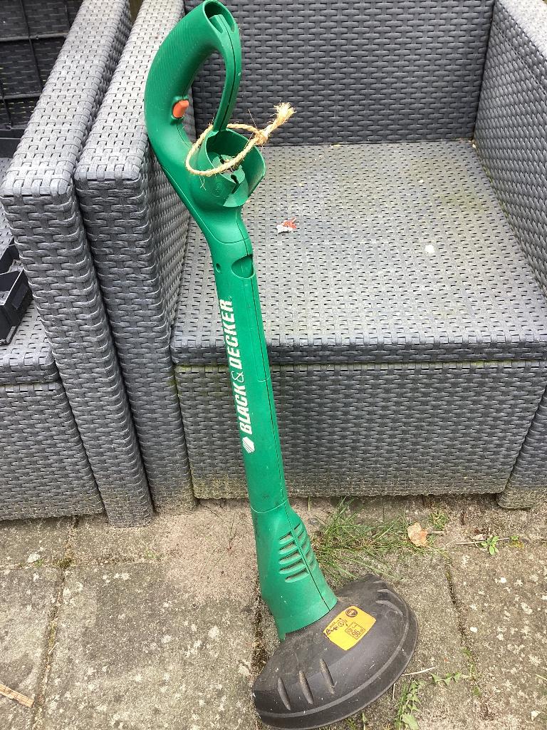 Black en Decker Grastrimmer, Ophalen, Gebruikt, Minder dan 10 cm, Black&Decker