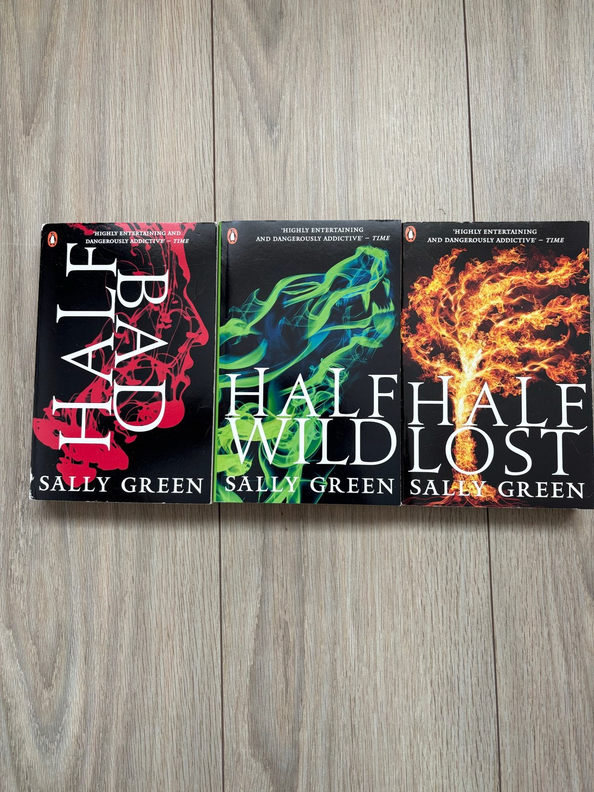 Half Bad trilogie van Sally Green - Paperback set, Ophalen of Verzenden, Gelezen