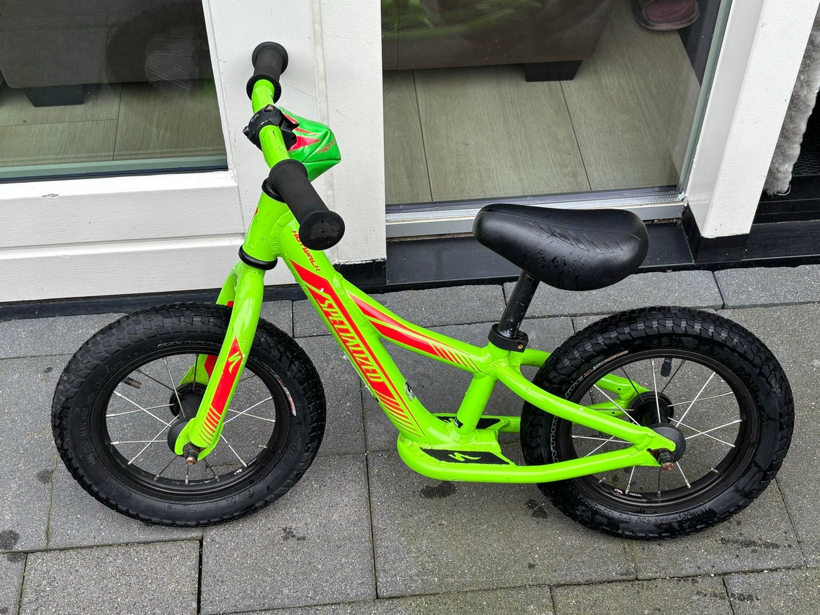 Specialized Hotwalk Loopfiets - Neon Groen, Ophalen of Verzenden, Zo goed als nieuw, Minder dan 16 inch
