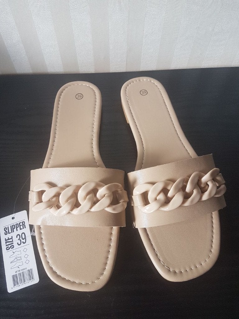 Leuke beige schoenen slippers instappers maat 39, nieuw., Verzenden, Nieuw, Instappers, Beige