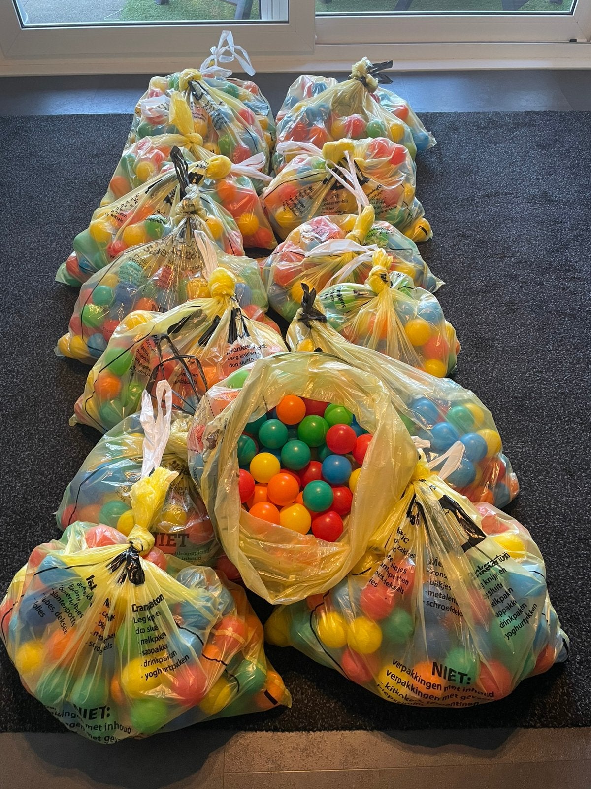 Ballenbak ballen 1570 stuks !!, Ophalen