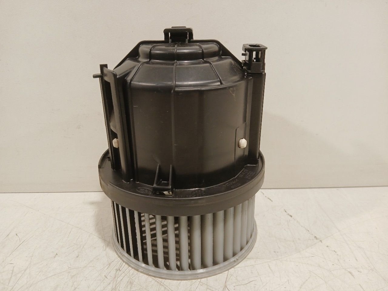 Kachel ventilator motor Land Rover Discovery, Onderdelen@venauto.nl, Van der Ven Autorecycling B.V., Ettenseweg 76, 4706 PB Roosendaal, The Netherlands