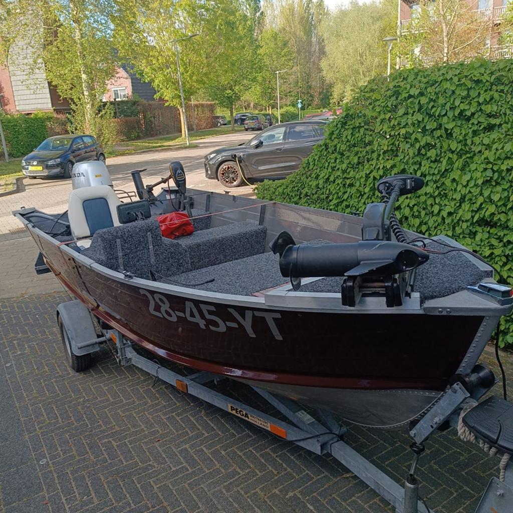 Quicksilver 450 SF Visboot & Toerboot, 30 PK, Buitenboordmotor, Aluminium, Trailer, Zo goed als nieuw
