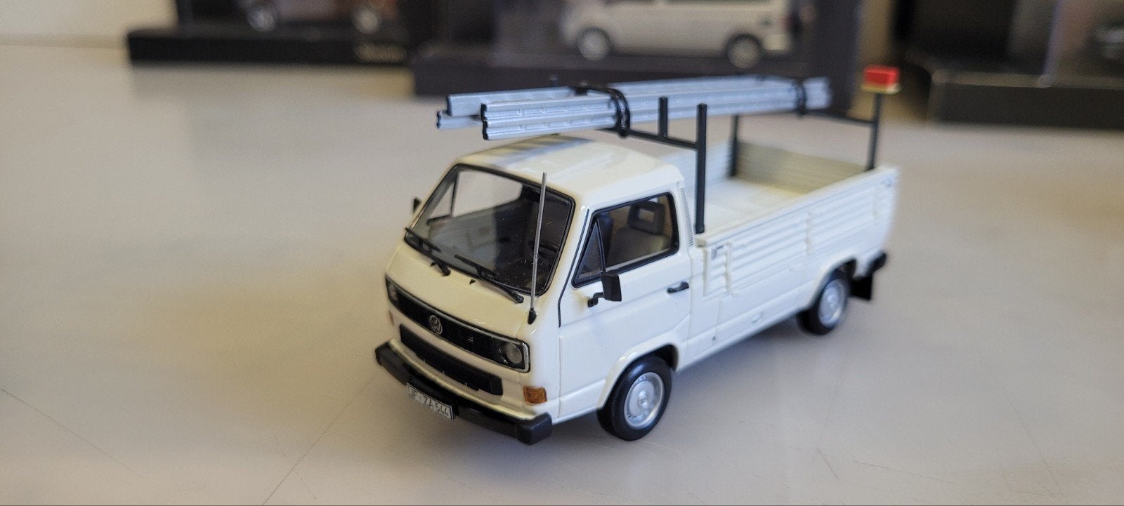 Minichamps VW T3 Pritschenwagen met ladder, Ophalen of Verzenden, Nieuw, Auto, MiniChamps
