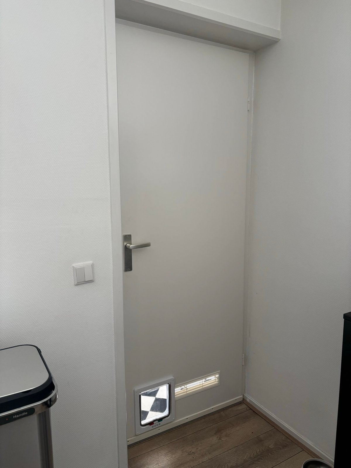Binnendeur met kattenluik, ventilatierooster en tochtstrip, Doe-het-zelf en Verbouw, Deuren en Horren, Ophalen, Gebruikt, 80 tot 100 cm