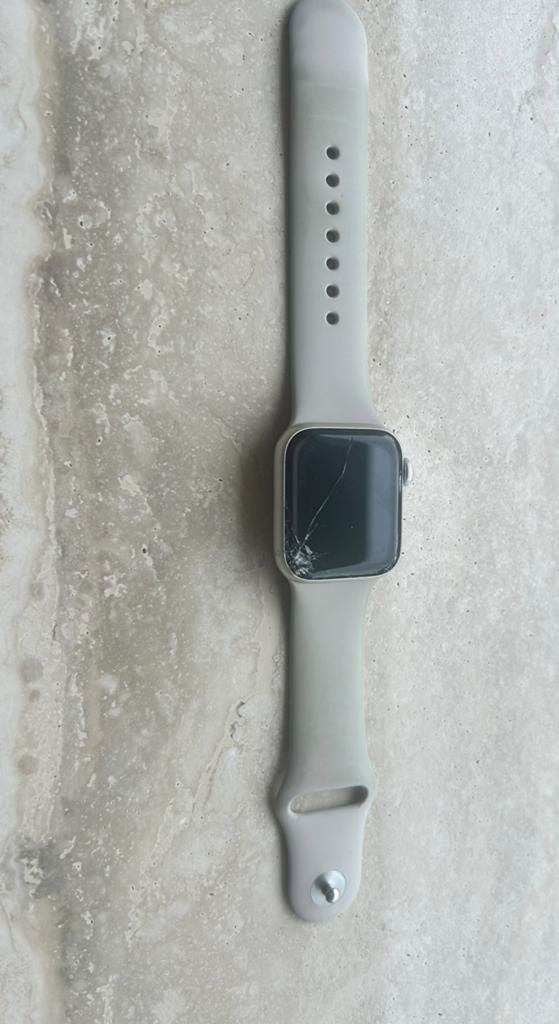 Apple watch SE, 40mm, sterrenlicht (kapot scherm), Ophalen of Verzenden, Gebruikt, Zwart, IOS
