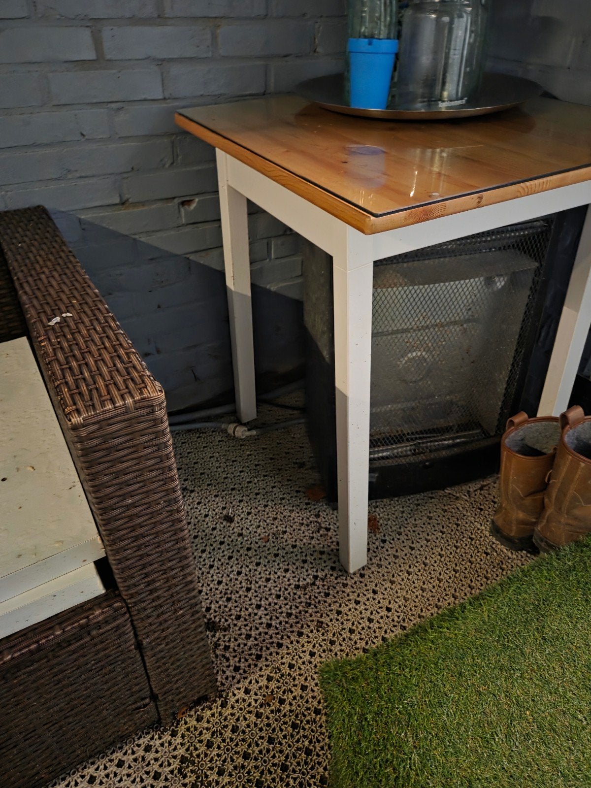 Houten bijzettafel met wit onderstel, Ophalen, Gebruikt, Vierkant, Hout