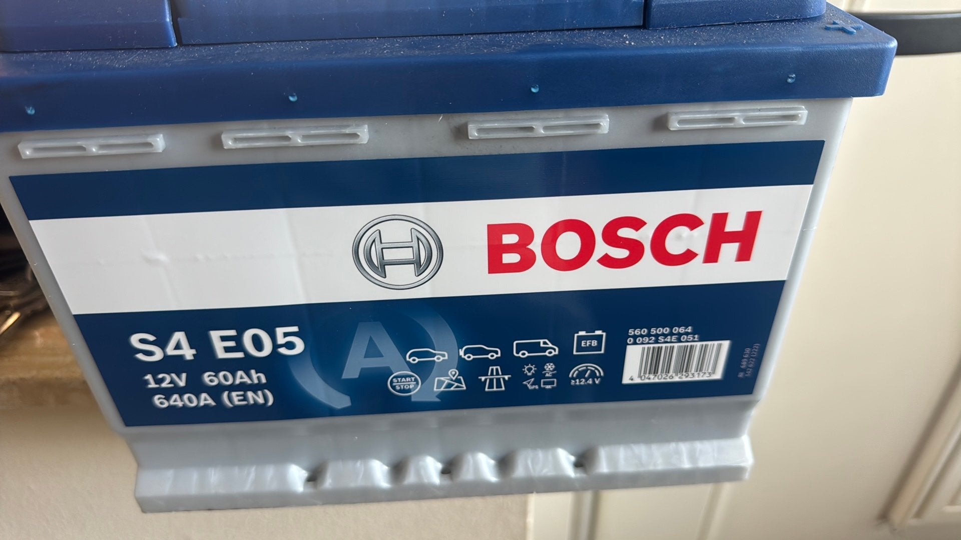 Nieuwe accu bosch S4E05 12 V 60 AH, Nieuw