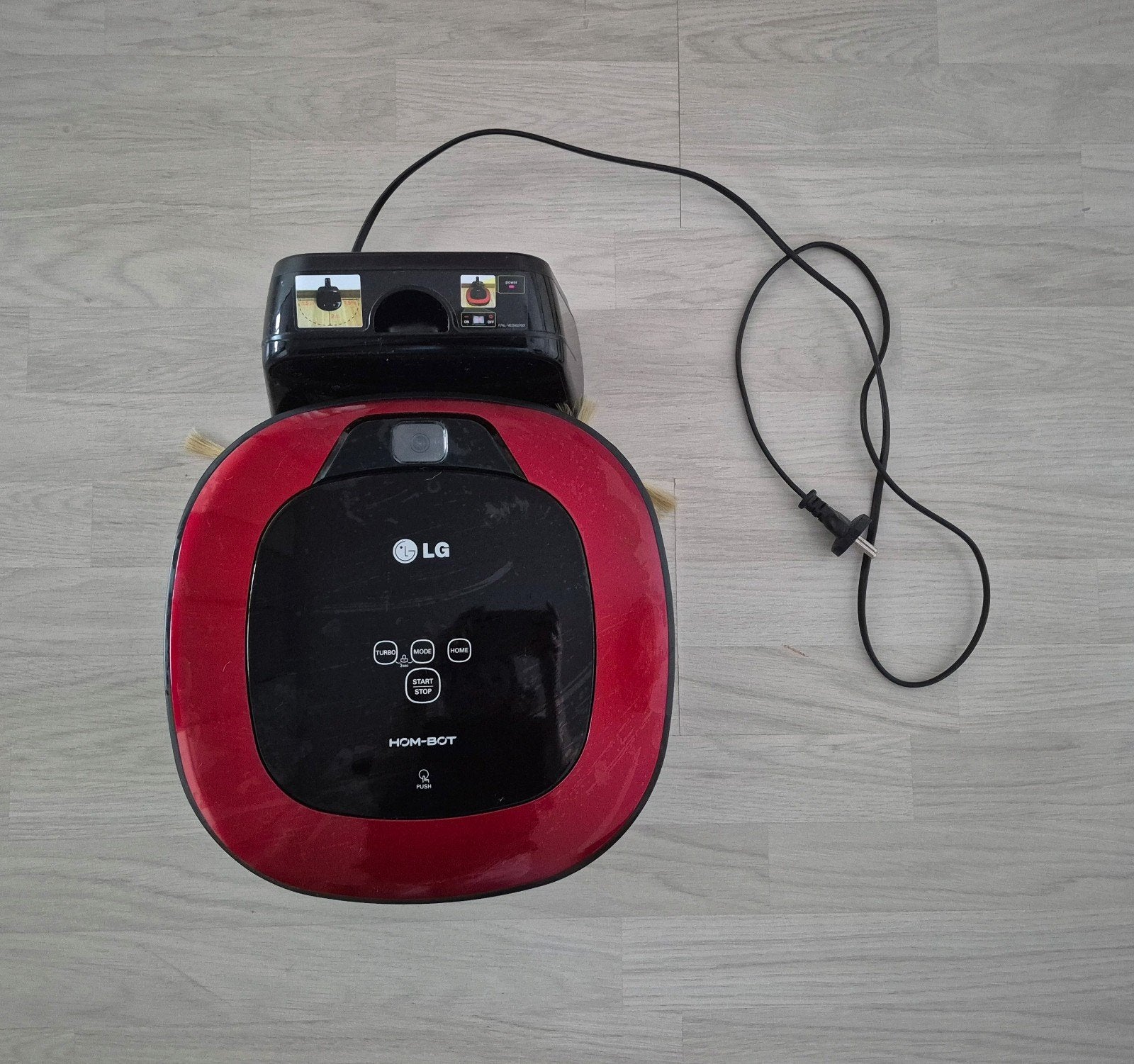 LG Hom-Bot robotstofzuiger, Witgoed en Apparatuur, Overige merken, Gebruikt, Robotstofzuiger, Reservoir
