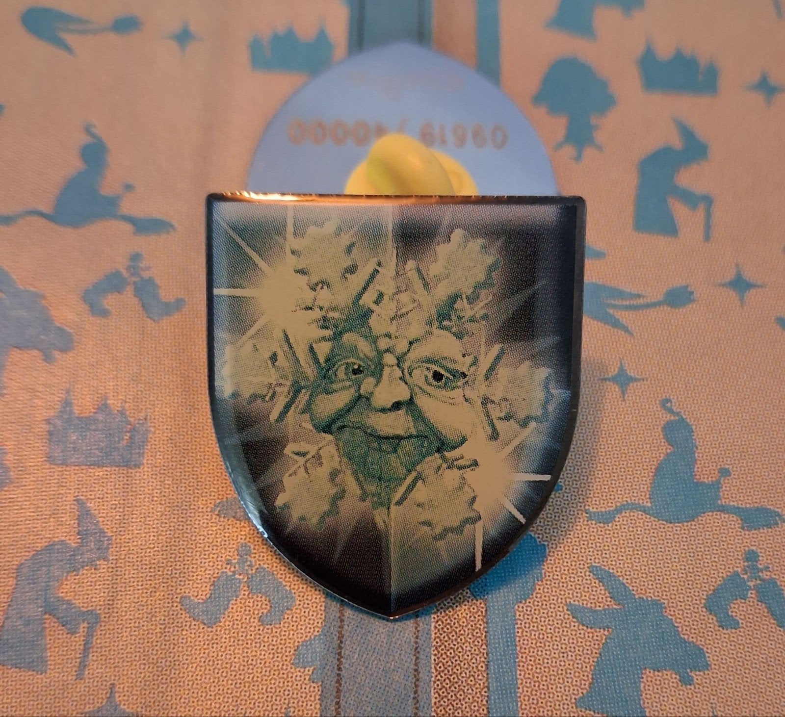 Winter 2003 Trol Efteling pin, Verzamelen, Efteling, Ophalen, Zo goed als nieuw, Button of Speldje