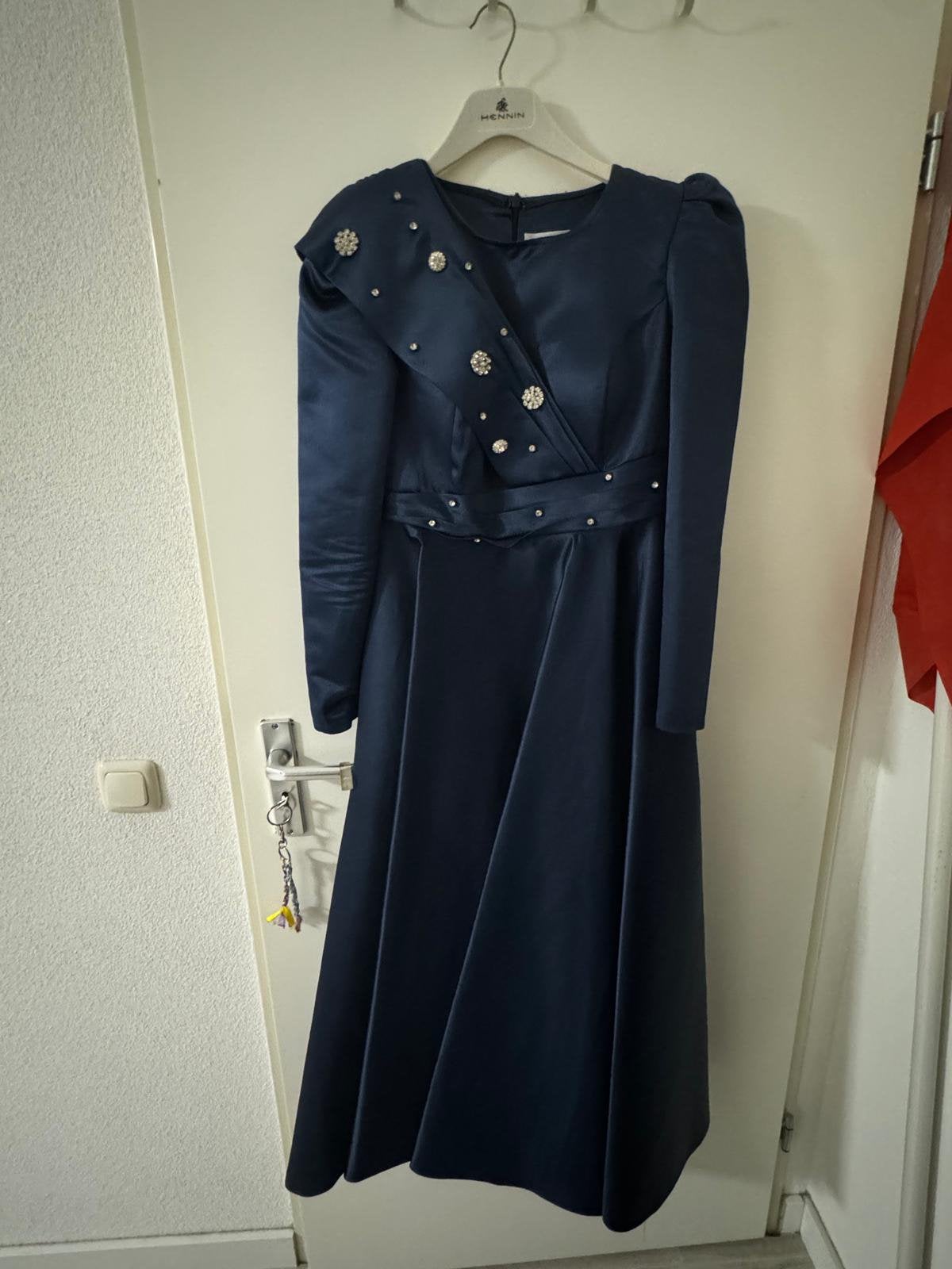 Mooie blauwe galajurk maat 38, Maat 38/40 (M), Galajurk, Blauw, Ophalen of Verzenden