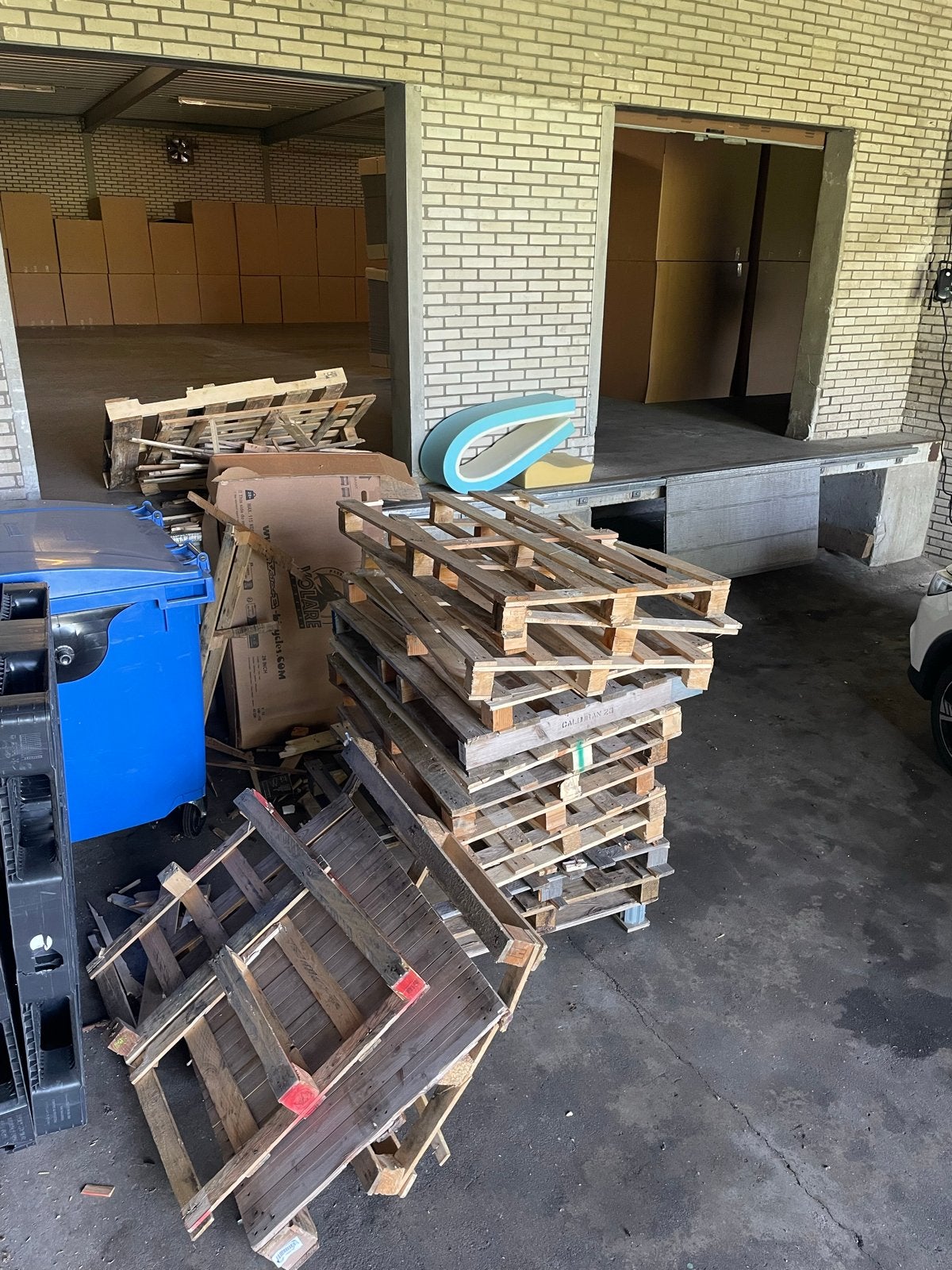 Gratis kapotte pallets afvalhout, Ophalen of Verzenden