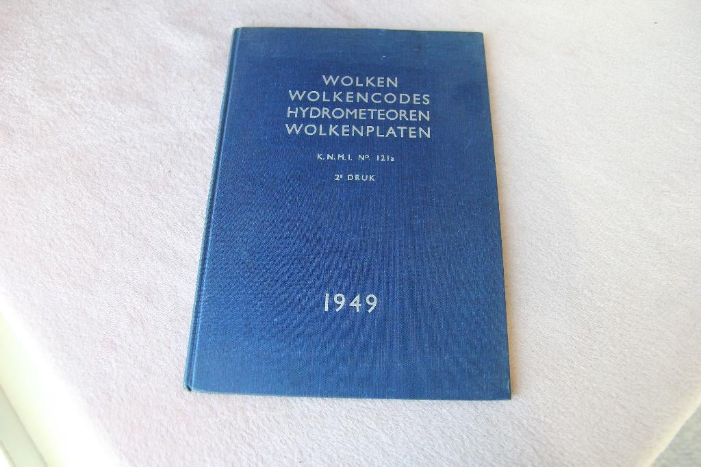 wolken wolkencodes hydrometeoren wolkenplaten 1949, Ophalen of Verzenden, Gelezen