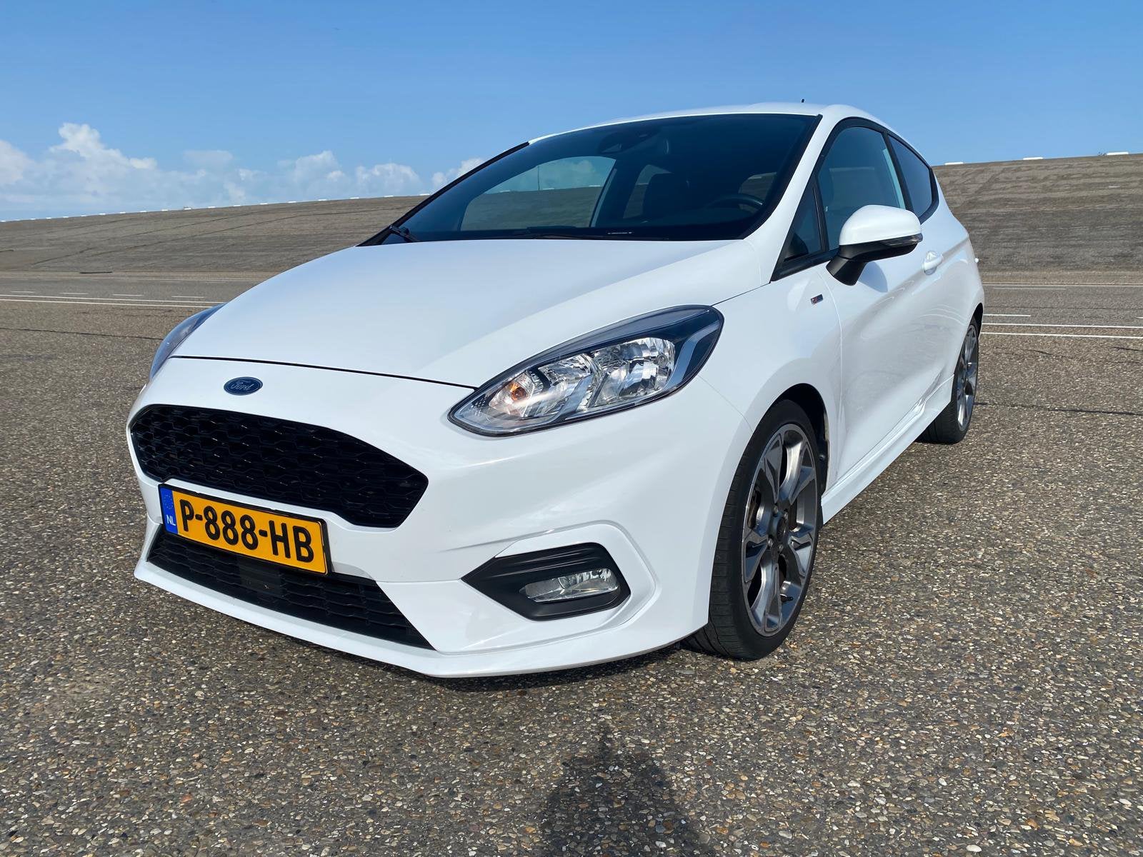 Ford Fiesta ST-Line 1.0 EcoBoost 125PK 2018 3D Wit, Voorwielaandrijving, 125 pk, 40 €/maand, Leder en Stof