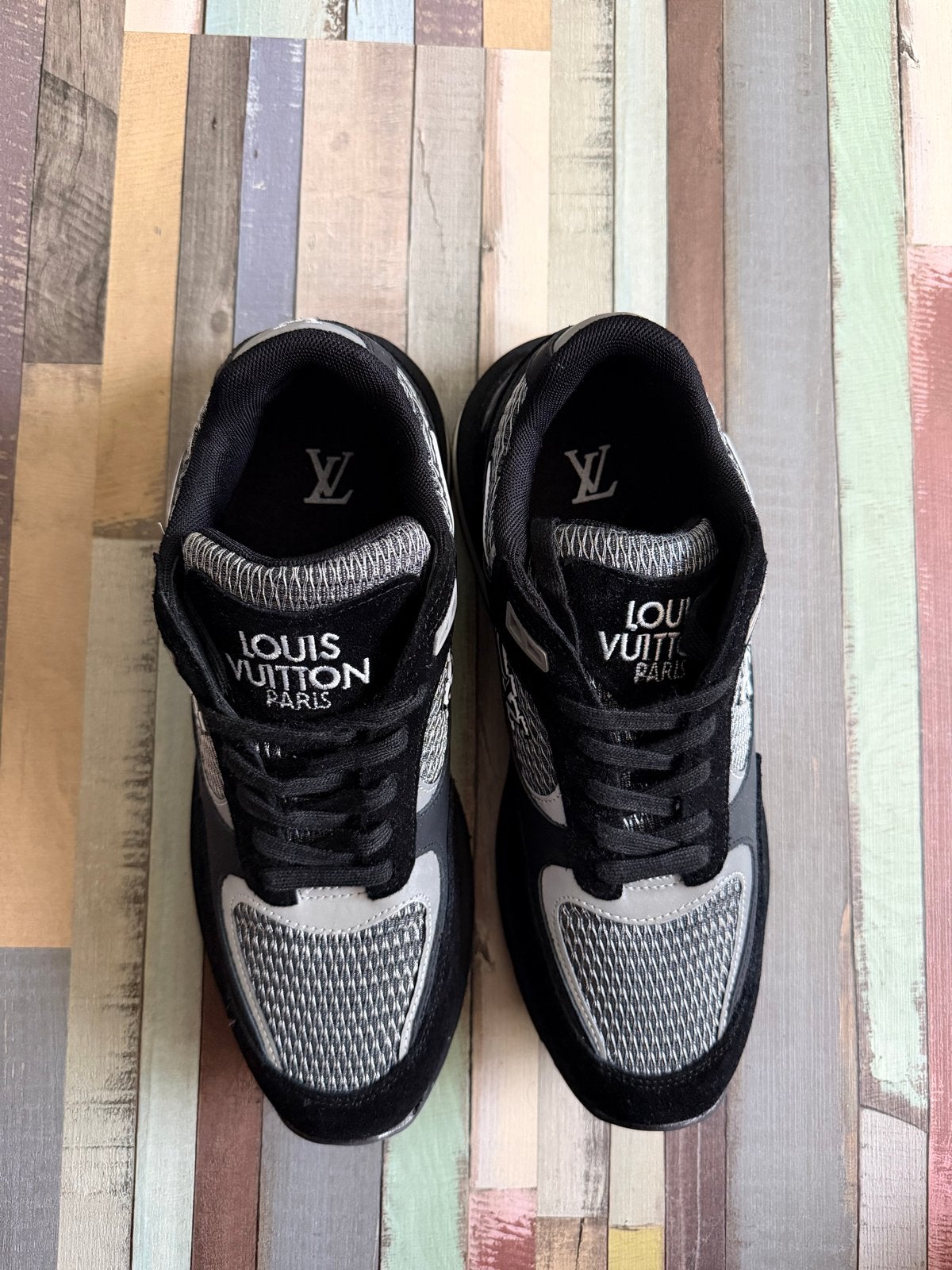 Louis Vuitton Run Away Sneakers Maat 44- Nieuw en Ongedragen, Kleding | Dames, Ophalen of Verzenden, Nieuw, Zwart, Sneakers of Gympen