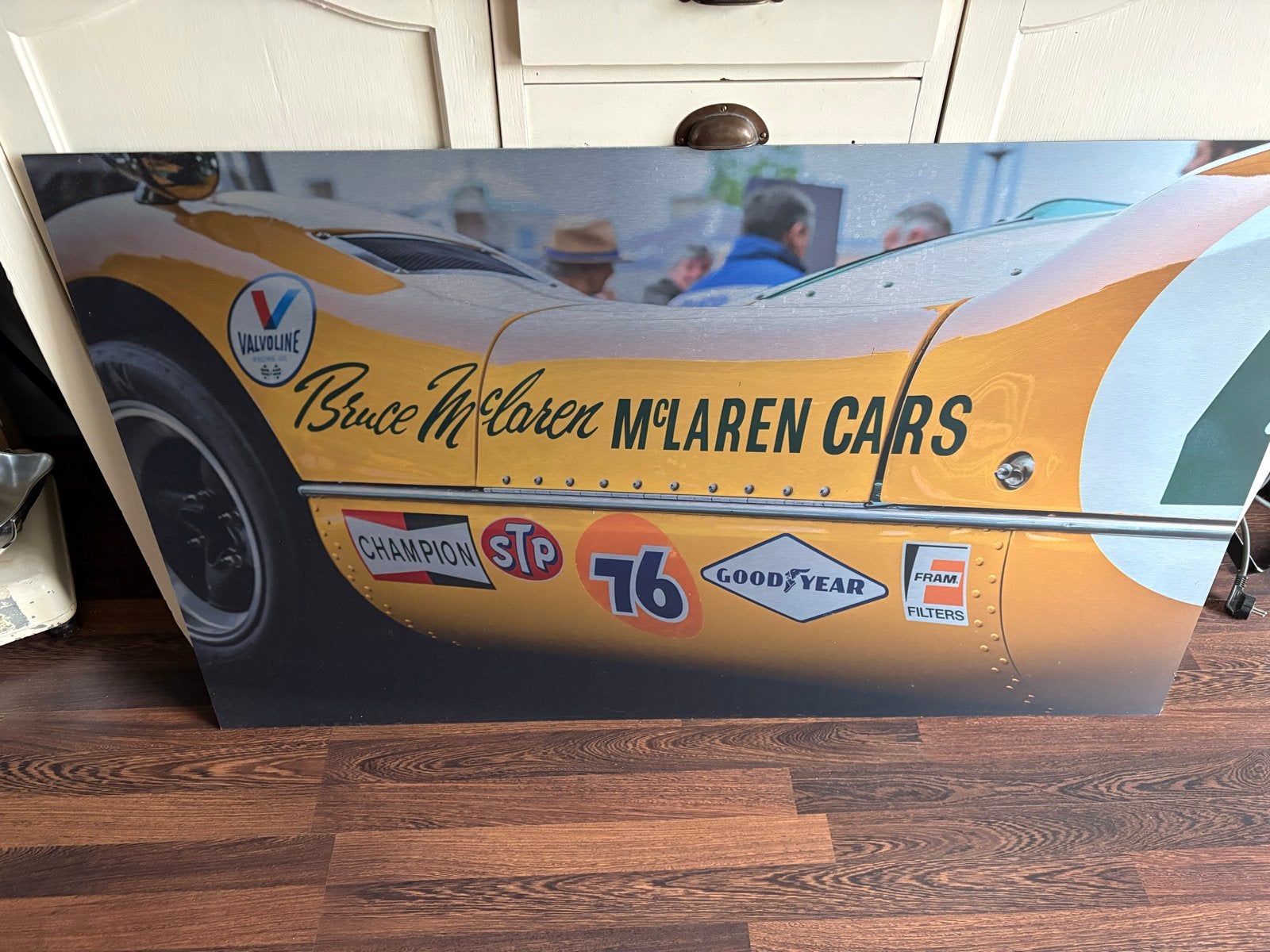 Bruce McLaren McLaren Cars Poster op aluminium 125x75 cm, Ophalen, Gebruikt, 125 cm of meer, Foto of Poster