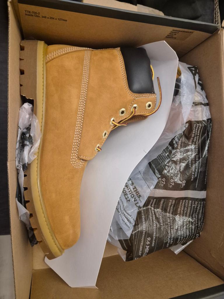 Timberland Premium 6 Inch Waterproof Boot - Wheat Nubuck, Kleding | Dames, Schoenen, Bruin, Lage of Enkellaarzen, Nieuw, Ophalen of Verzenden