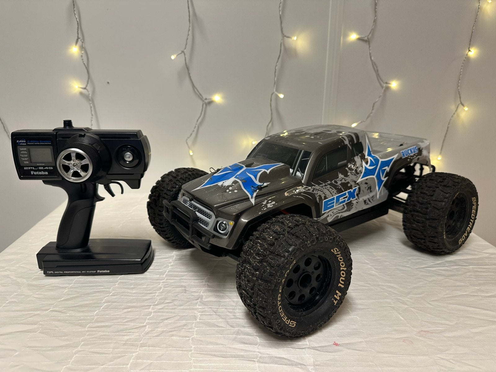 ECX Ruckus 1/10 4WD RC Monster Truck met Futaba Zender, Elektro, Gebruikt, Auto offroad, Ophalen of Verzenden