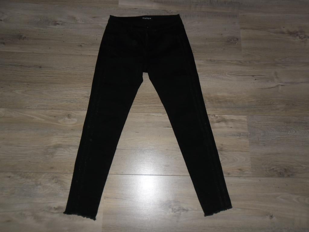 Bianco Zwarte Lange Destroyed Spijkerbroek Maat 38, Kleding | Dames, Spijkerbroeken en Jeans, Bianco, Zwart, Ophalen of Verzenden