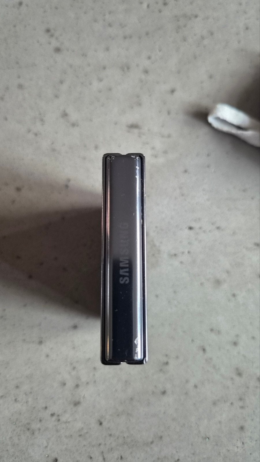 Samsung Galaxy Z Flip5 - Gebruikt met lichte krasjes