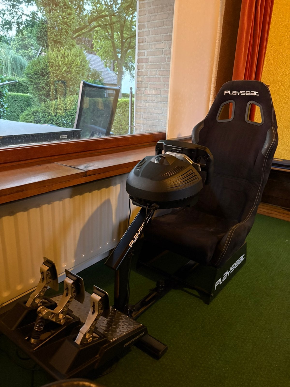 Thrustmaster racesetup met playseat, Spelcomputers en Games, Spelcomputers | Xbox | Accessoires, Zo goed als nieuw, Stuurtje of Sportattribuut